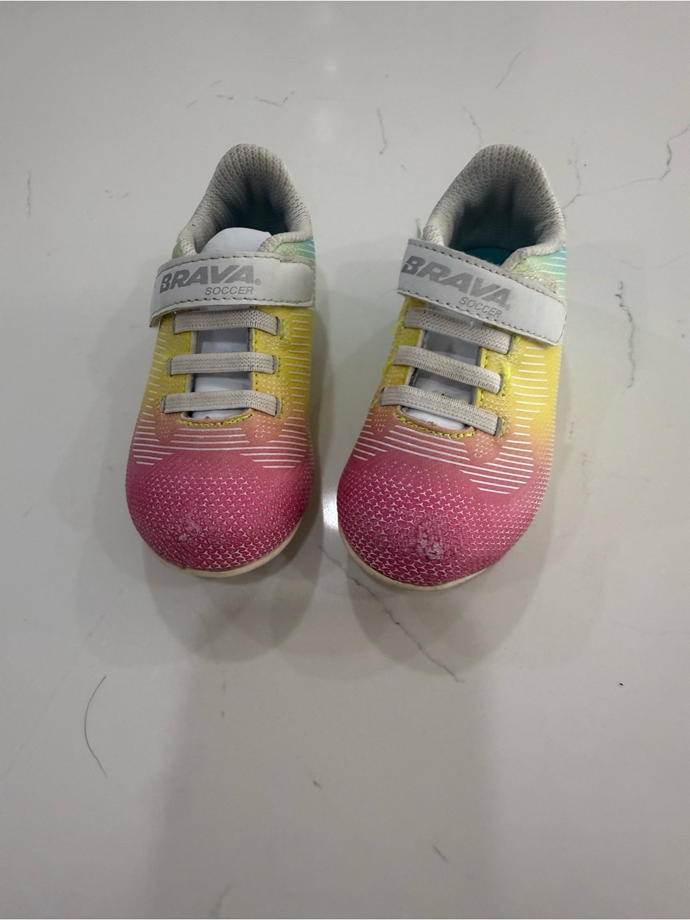 Brava Kids' Gradient Pink-Yellow Soccer Shoes